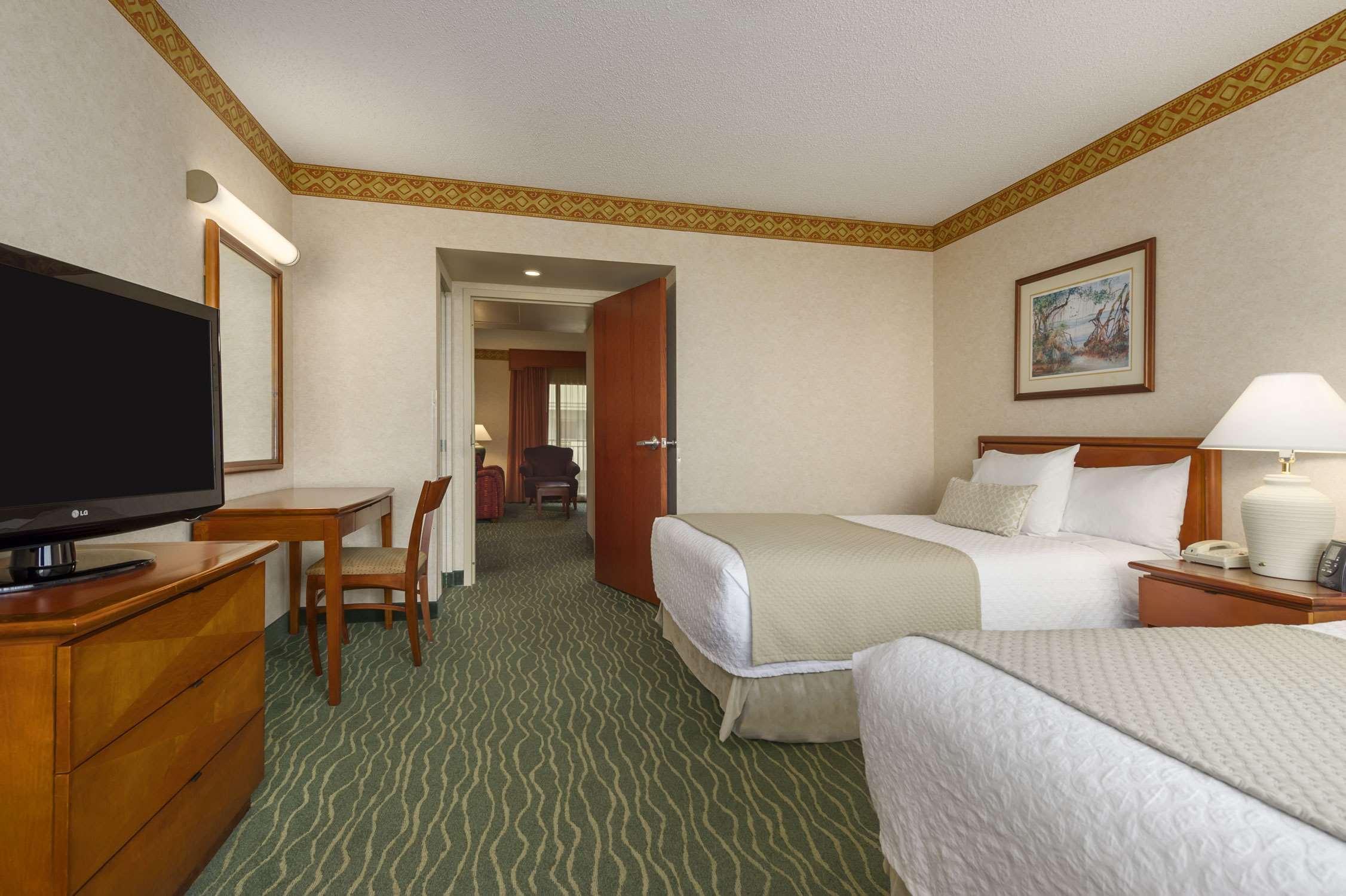 Hotel Embassy - Usf / Busch Gardens Tampa