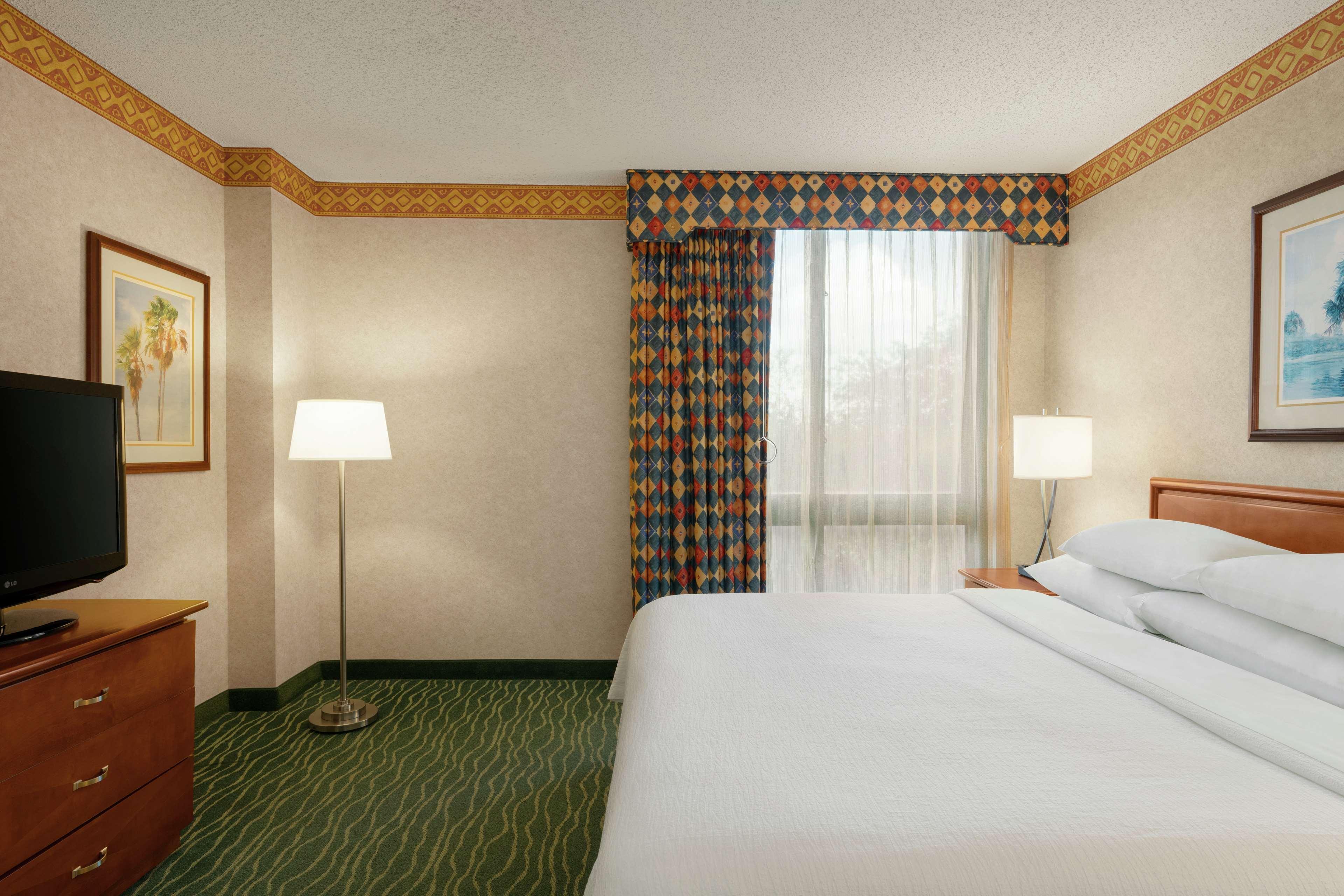 Embassy - Usf / Busch Gardens Hotel