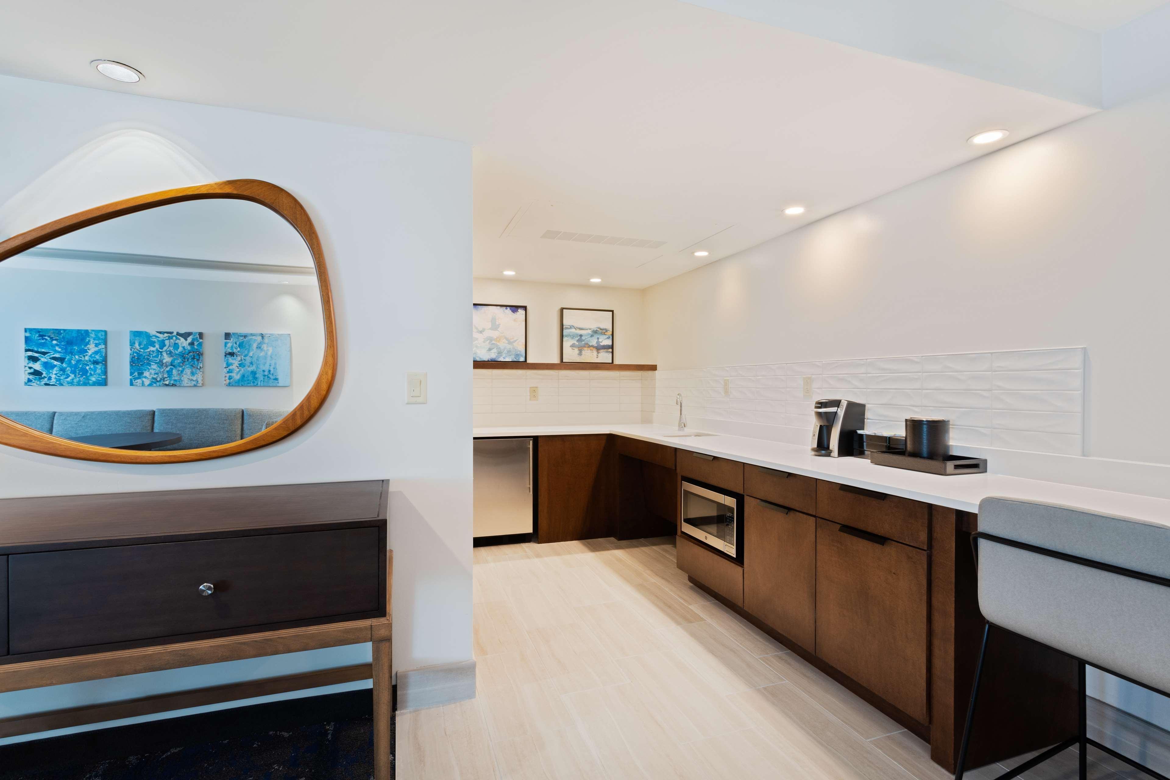 Hotel Embassy - Usf / Busch Gardens 3*
