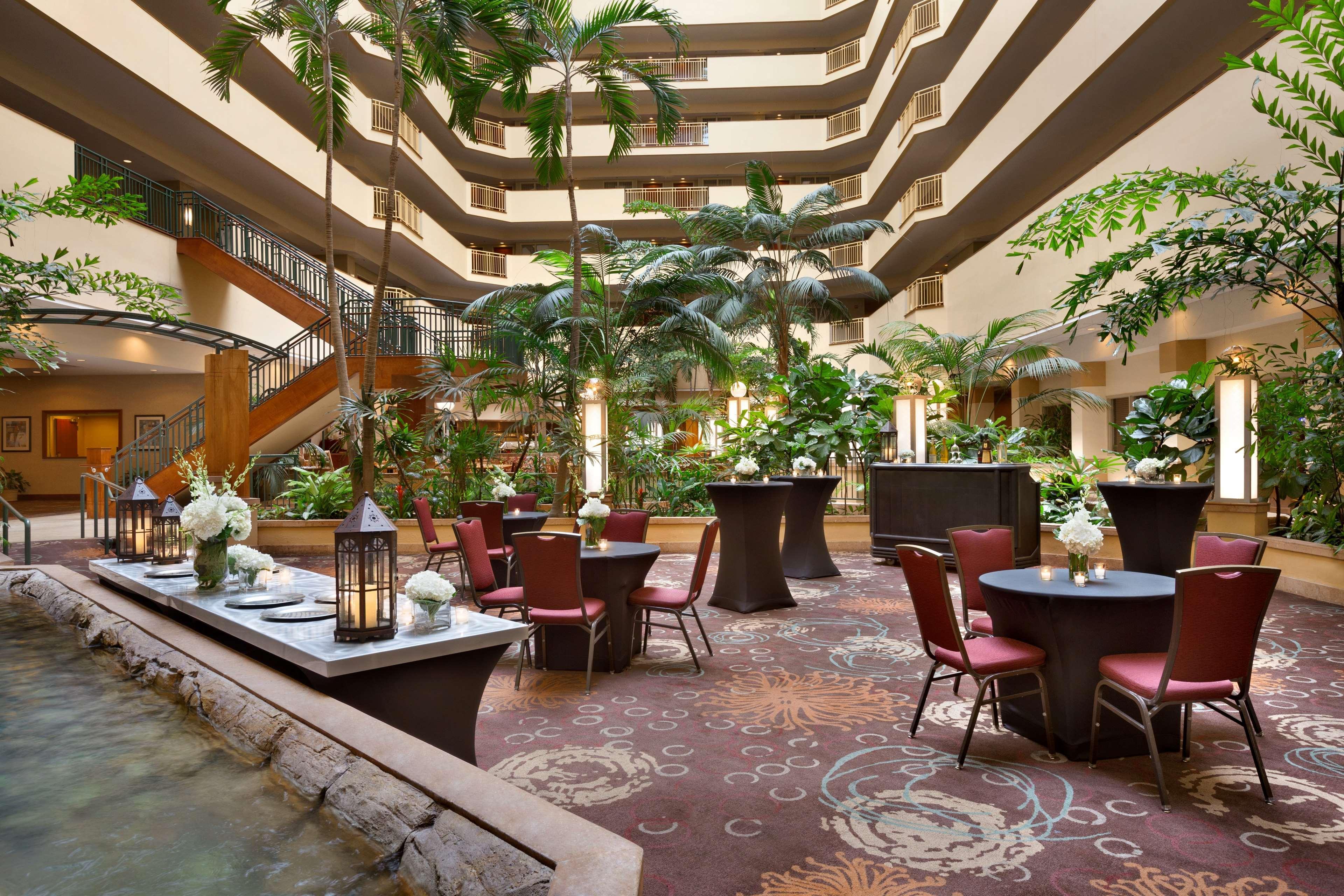 Hotel Embassy - Usf / Busch Gardens 3*