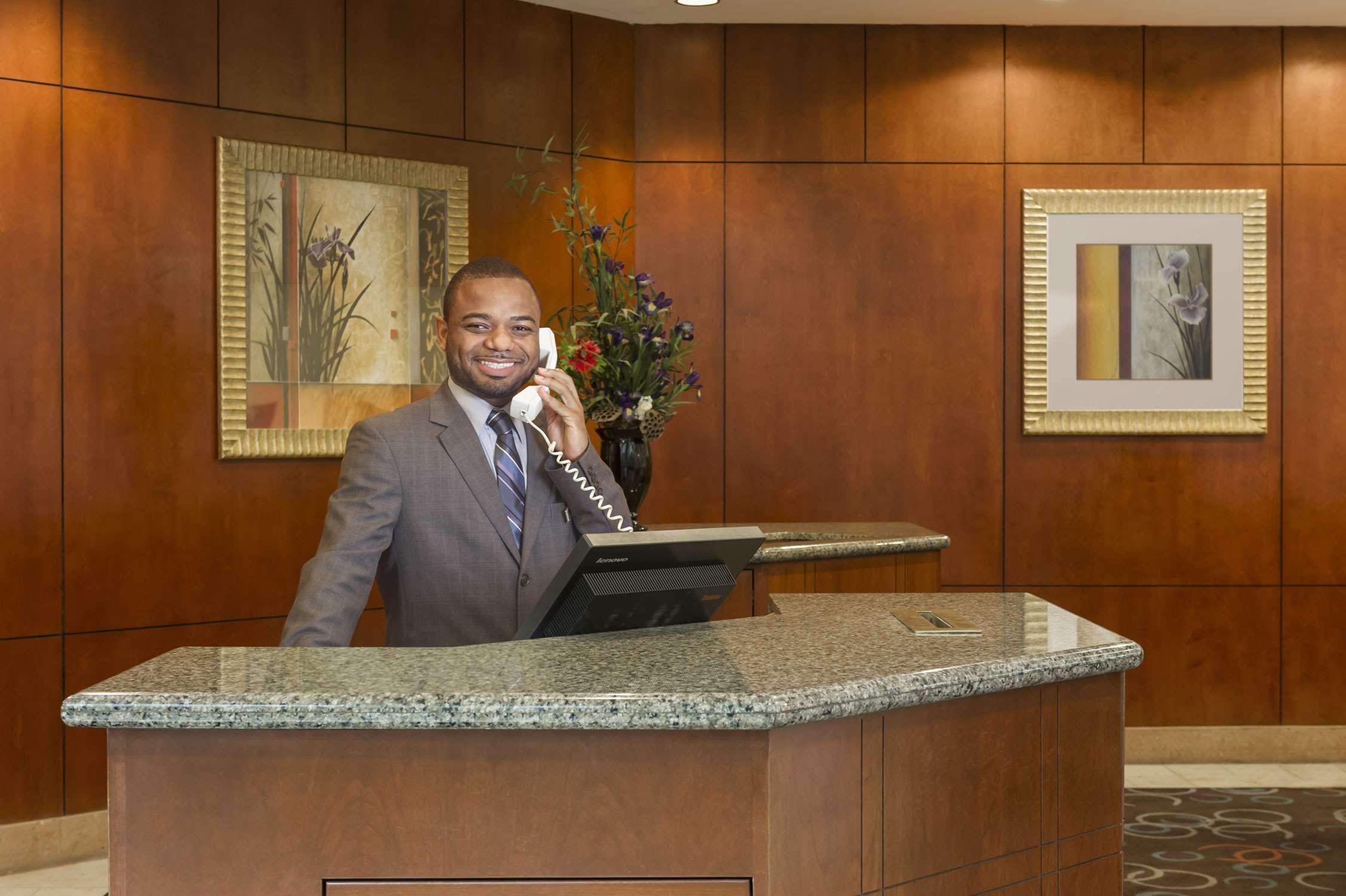 Embassy - Usf / Busch Gardens Hotel