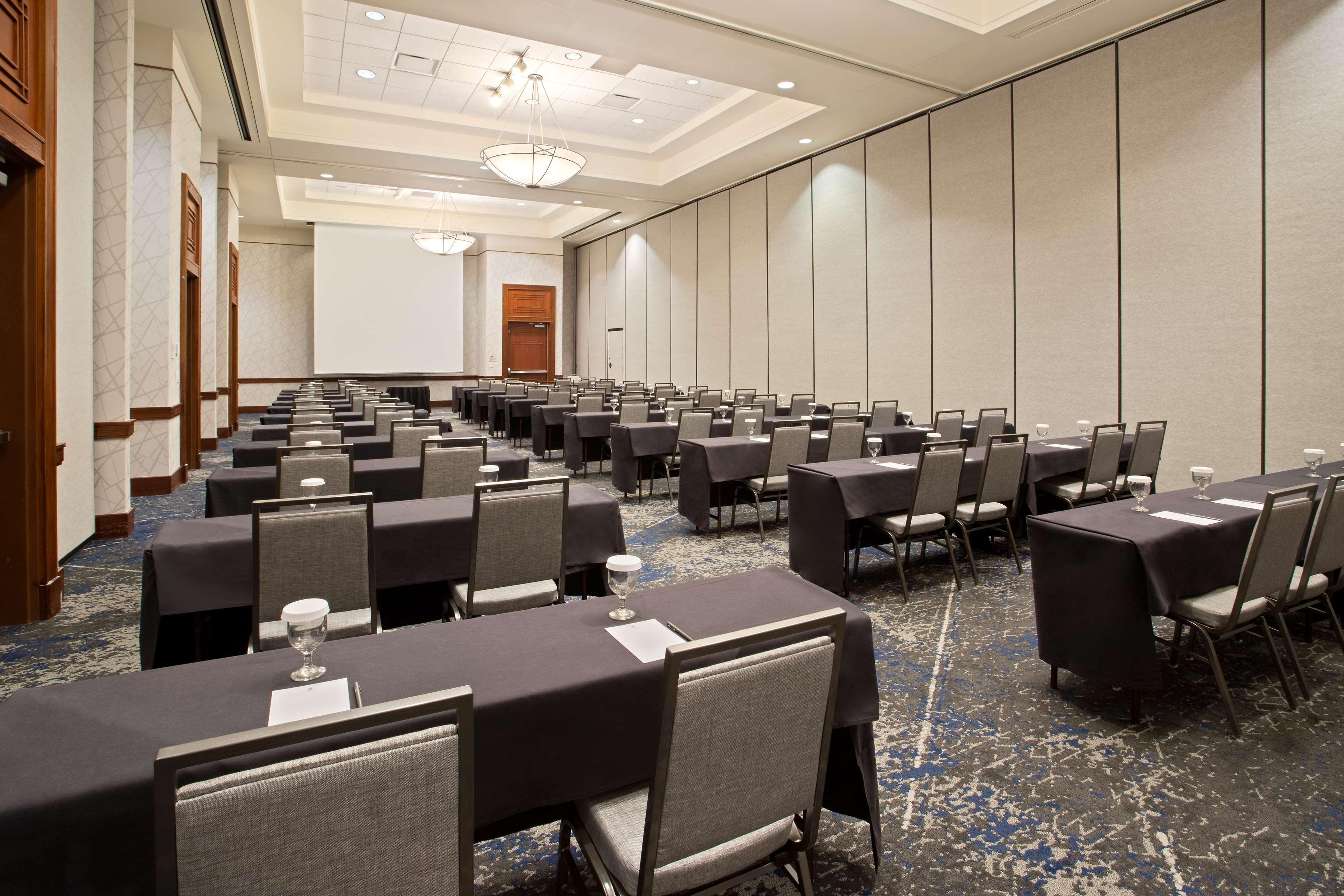 Embassy - Usf / Busch Gardens Hotel 3*